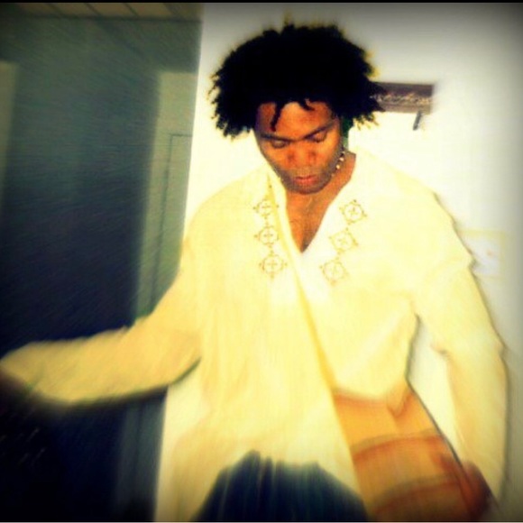 Meet your Posher, Jairo - Picture 2 of 2